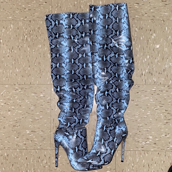 Snakeskin boots - Picture 1 of 3